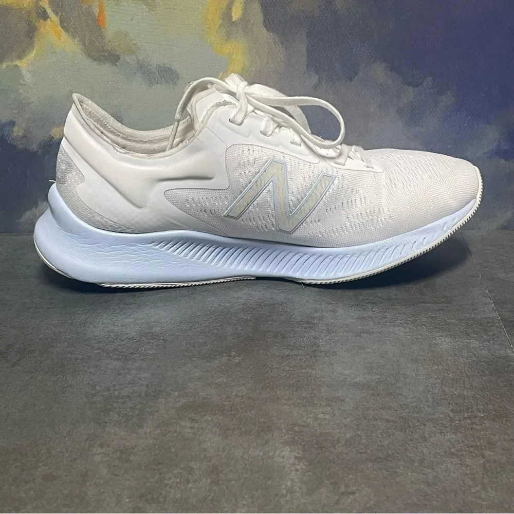 New Balance Dynasoft Pesu V1 Women's Wide Sneakers White Size 8.5D